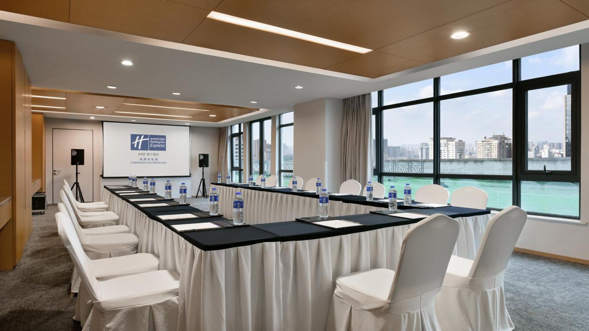Holiday Inn Express Chengdu Huanhuaxi By Ihg-Near Jinsha Site Musem,Near Wuhou Temple Museum,Welcome Drinks,Free Gym,Free Self-Service Laundry Luaran gambar