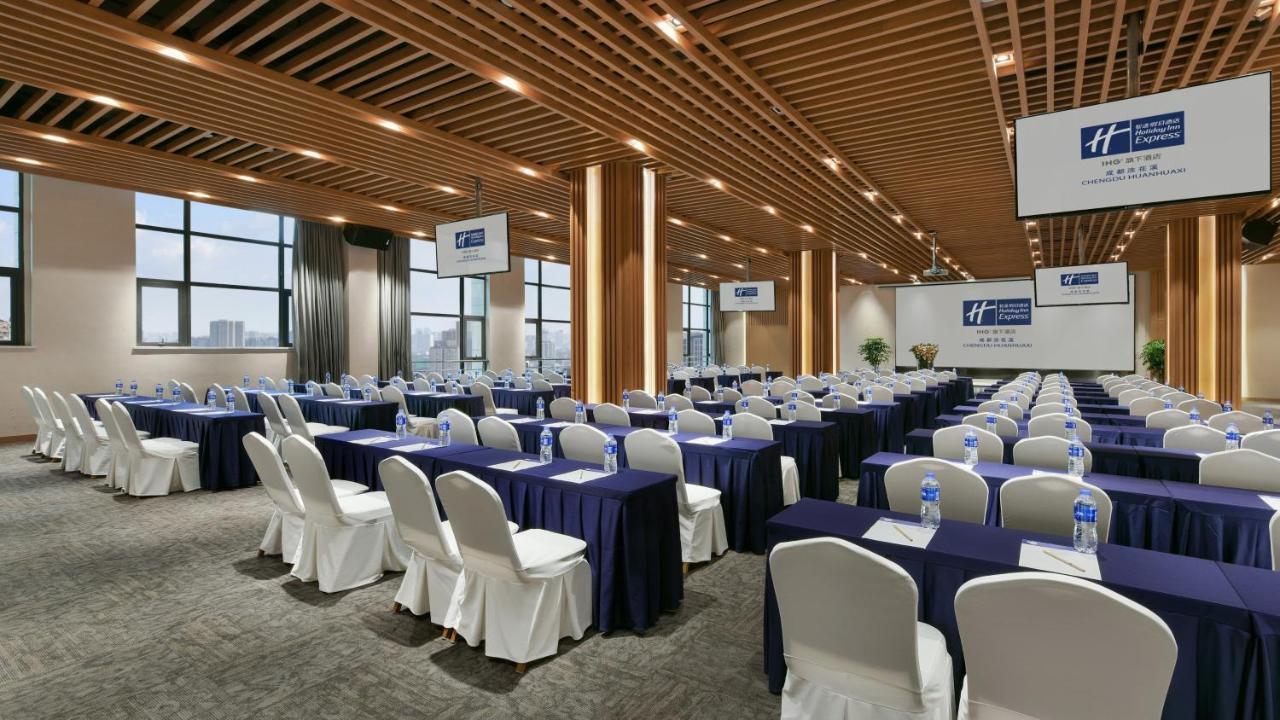 Holiday Inn Express Chengdu Huanhuaxi By Ihg-Near Jinsha Site Musem,Near Wuhou Temple Museum,Welcome Drinks,Free Gym,Free Self-Service Laundry Luaran gambar